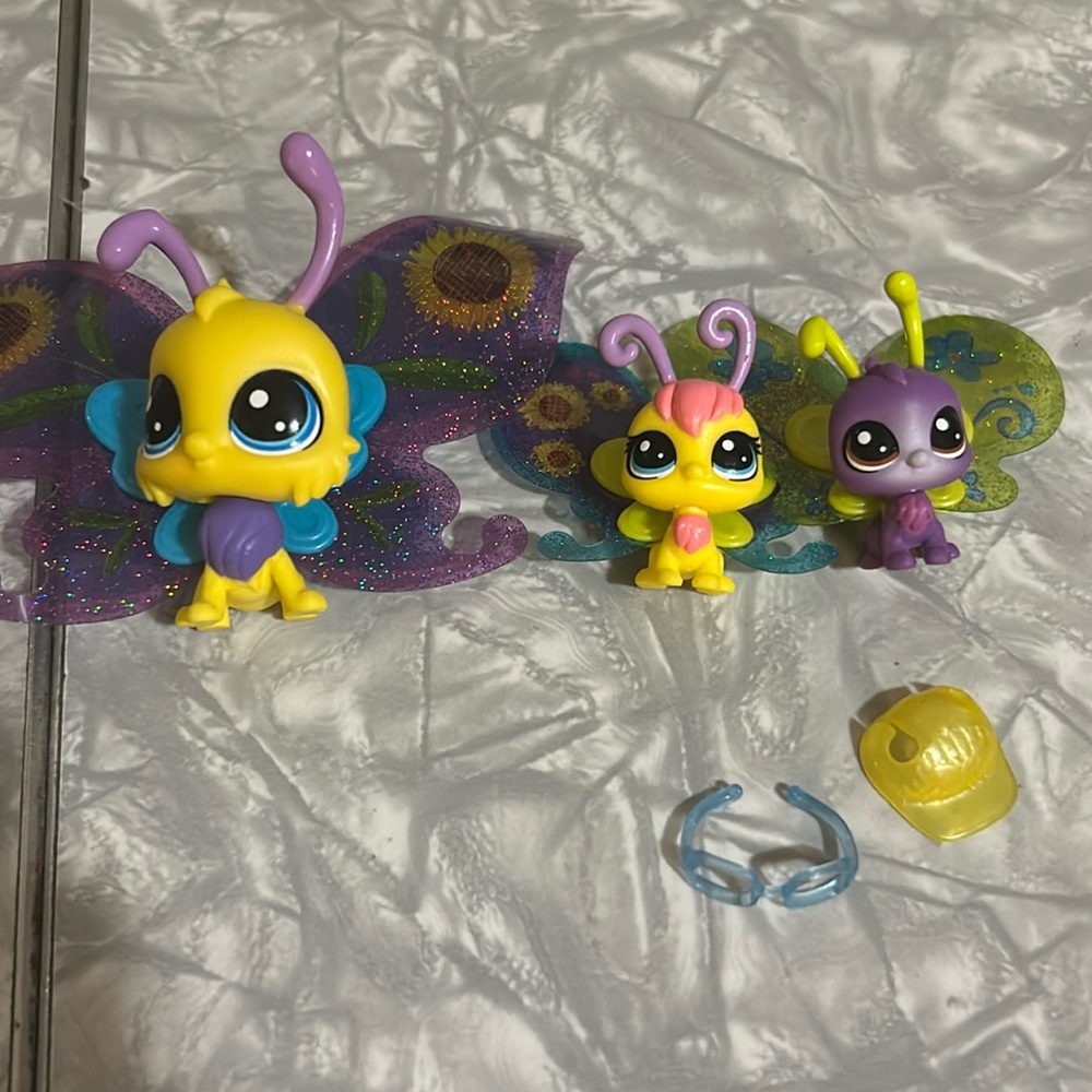 Littlest Pet Shop Family Pack Fancy Flutters Series 3